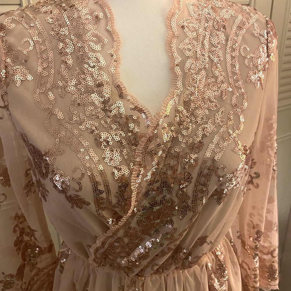 Beautiful Women’s Cocktail/Formal Sequence Dress.